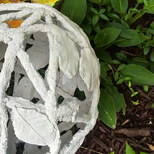 Rope & Leaf Concrete Garden Orb