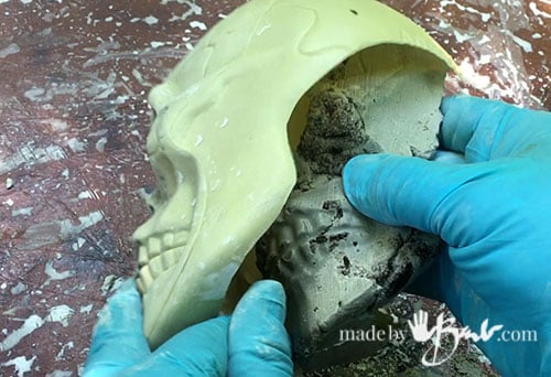 opening skull mold
