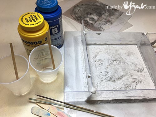 Oomoo and mold form before pouring