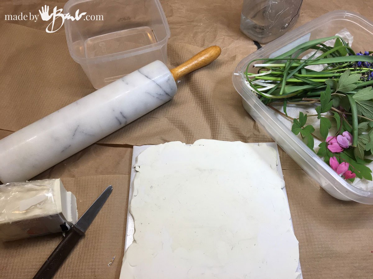 Plaster of Paris crafts tutorial. 